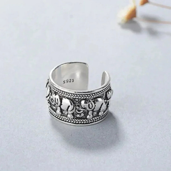 925 Sterling Silver Vintage Elephant Engraved Ring - Picture 5 of 5